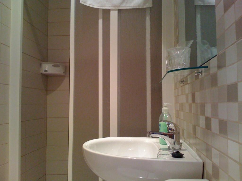 Hostal Gaudi Cuenca Cuenca  Exteriör bild