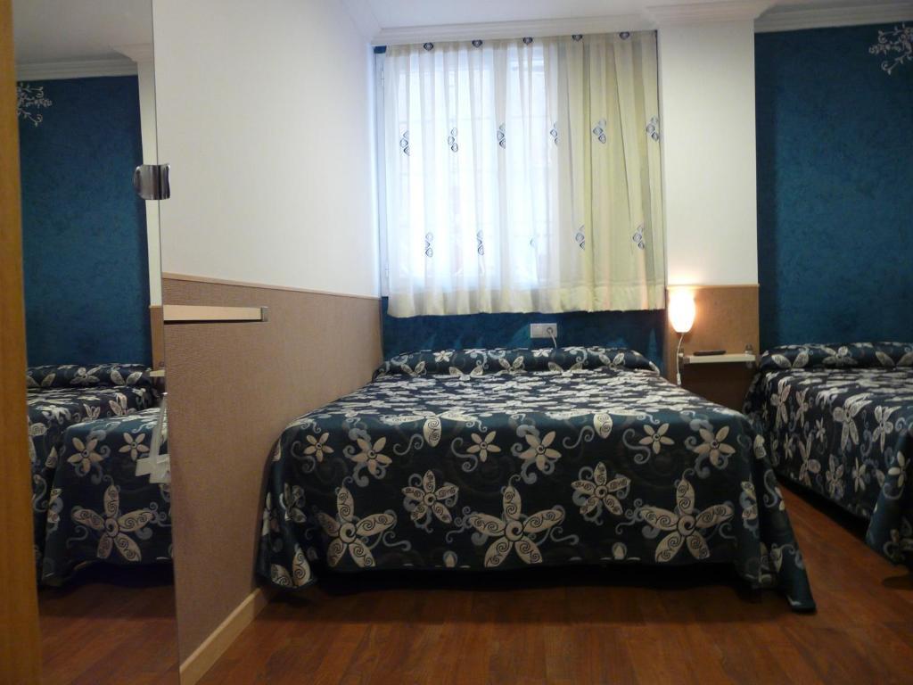 Hostal Gaudi Cuenca Cuenca  Rum bild